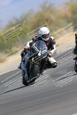 media/Nov-05-2022-SoCal Trackdays (Sat) [[f8d9b725ab]]/Turn 2 (1120am)/